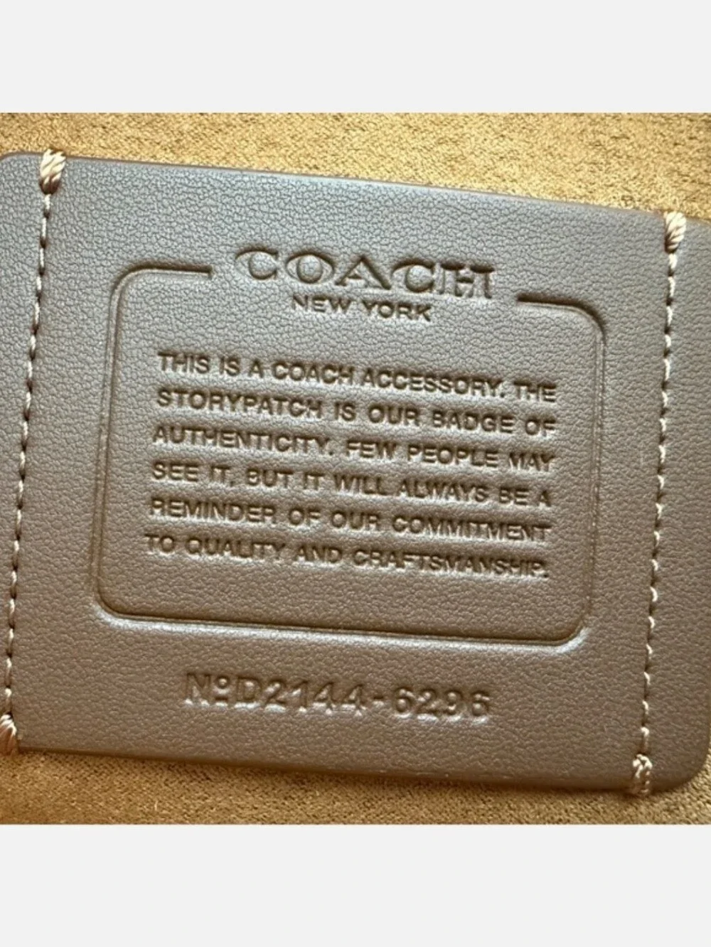 Coach Signature Canvas Apple Print Laptop Case